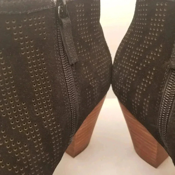 Violet & Red Black Leather Suede Western Style Jensen Booties Sz 8M - Picture 7 of 16